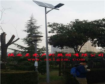 寧夏太陽能路燈-寧夏省西安市政法大學(xué)路燈照明工程